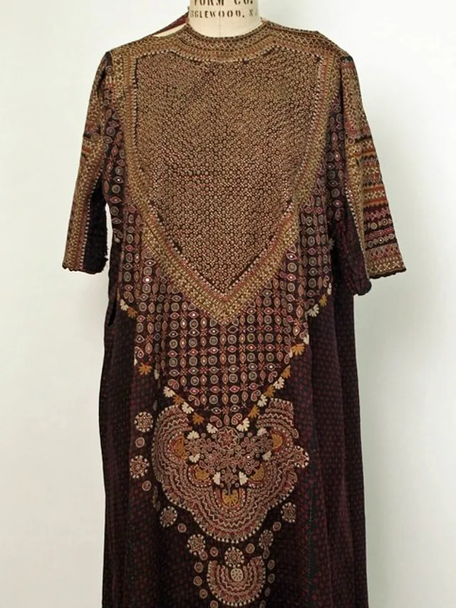 Noor Mocha Embroidered Kurta